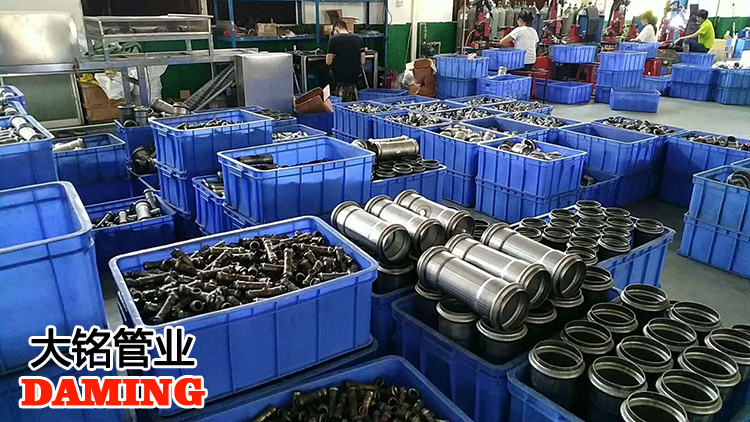 薄壁深夜18禁下载水管